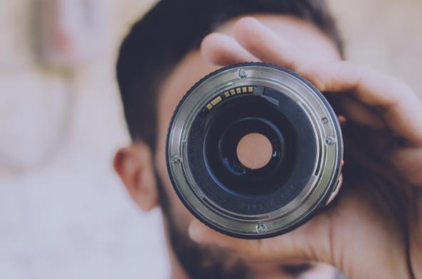 How Ambiguity-Tolerant Leaders Boost Team Performance